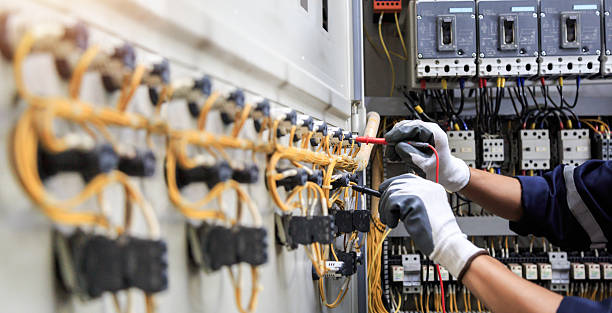 Professional Electrician technician working in Beckett, NJ
